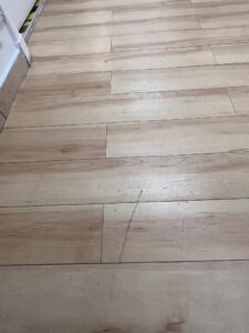 Capa de uso: o número que decide a vida útil do seu piso vinílico